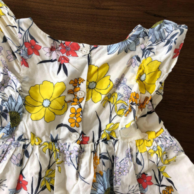 GAP Kids(ギャップキッズ)のgap 花柄ワンピース100㌢ キッズ/ベビー/マタニティのキッズ服女の子用(90cm~)(ワンピース)の商品写真