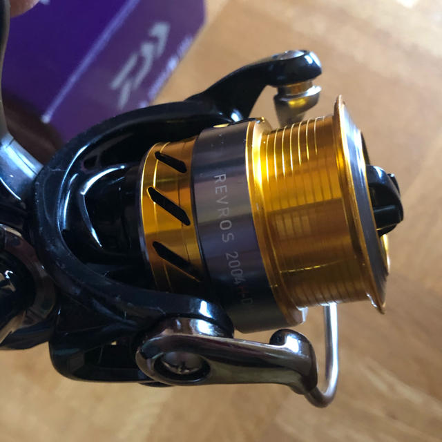 リール　DAIWA  REVROS  2004H-DH