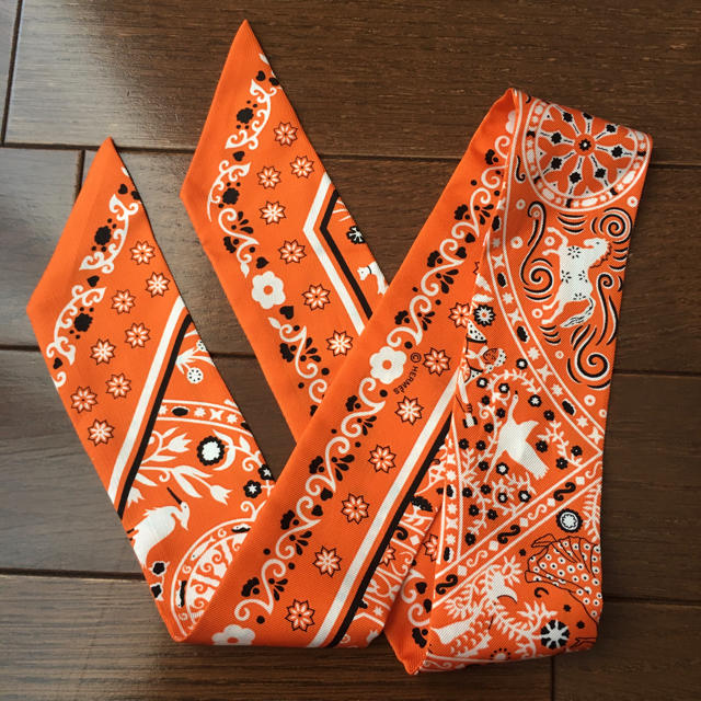 HERMES エルメス　ツイリー　バンダナ　オレンジ　シルクオレンジ付属品