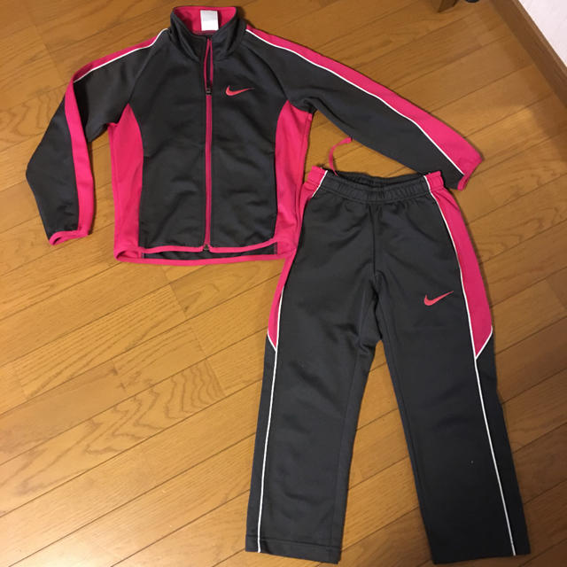 NIKE(ナイキ)の女児　ナイキ　ジャージ上下 キッズ/ベビー/マタニティのキッズ服女の子用(90cm~)(その他)の商品写真