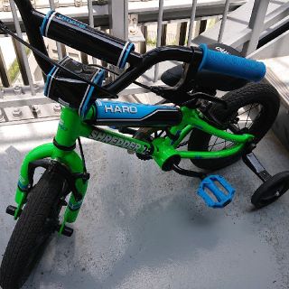 ハロー(HARO)の【最終】HARO シュレッダー　12インチ　キッズBMX 補助輪付(自転車)