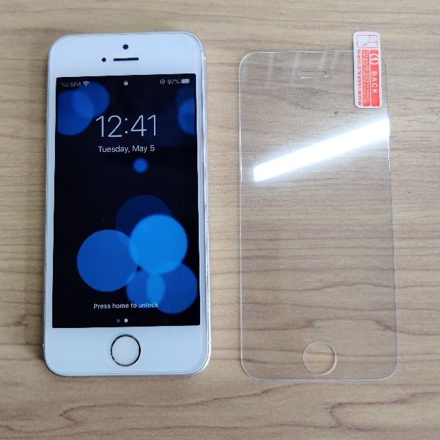 Apple - iPhone SE (第1世代) 64GB シルバー SIMフリーの通販 by 暇人's shop｜アップルならラクマ