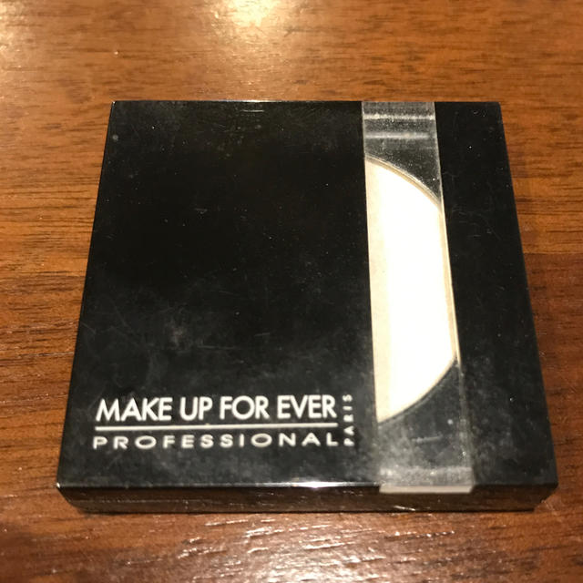 MAKE UP FOR EVER(メイクアップフォーエバー)のメイクアップフォーエバー  アイシャドウ＆フェイスカラー  パールホワイト コスメ/美容のベースメイク/化粧品(フェイスカラー)の商品写真