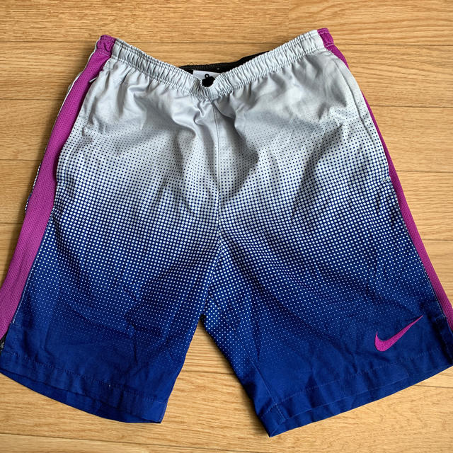 NIKE(ナイキ)のNIKEプラスチックパンツ スポーツ/アウトドアのサッカー/フットサル(ウェア)の商品写真