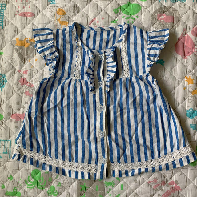 西松屋(ニシマツヤ)のシャツ　95 キッズ/ベビー/マタニティのキッズ服女の子用(90cm~)(ブラウス)の商品写真