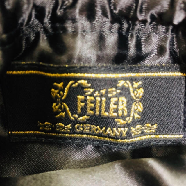 FEILER(フェイラー)の☆新品　半額以下　FEILER フェイラー　巾着ポーチ　ブラック　薔薇 レディースのファッション小物(ポーチ)の商品写真