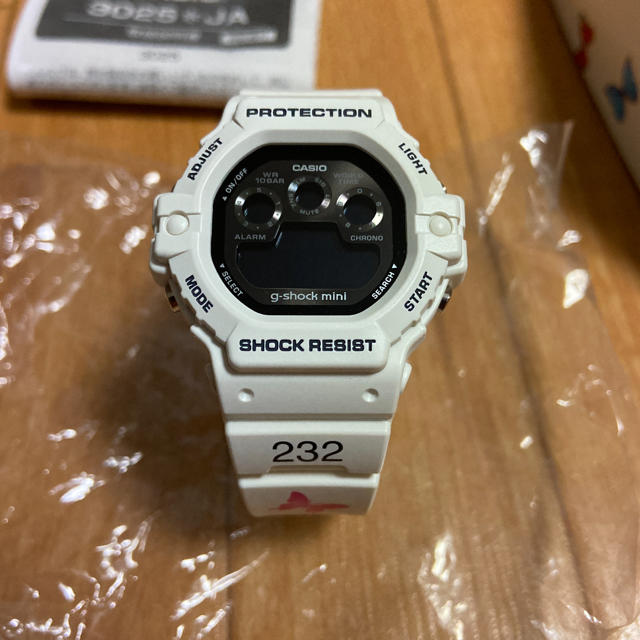 G-SHOCK(ジーショック)の限定 G-SHOCK mini シエラレオンコラボモデル 新品 メンズの時計(腕時計(デジタル))の商品写真