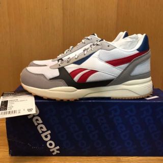 リーボック(Reebok)のリーボック ロイヤルブリッジ 2.0 WannaOne着用モデル 新品 (スニーカー)