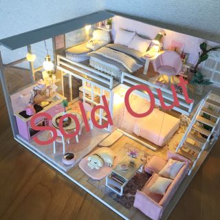 ミニチュアドールハウス 完成品 スイートピンクのお家❤︎(ミニチュア)