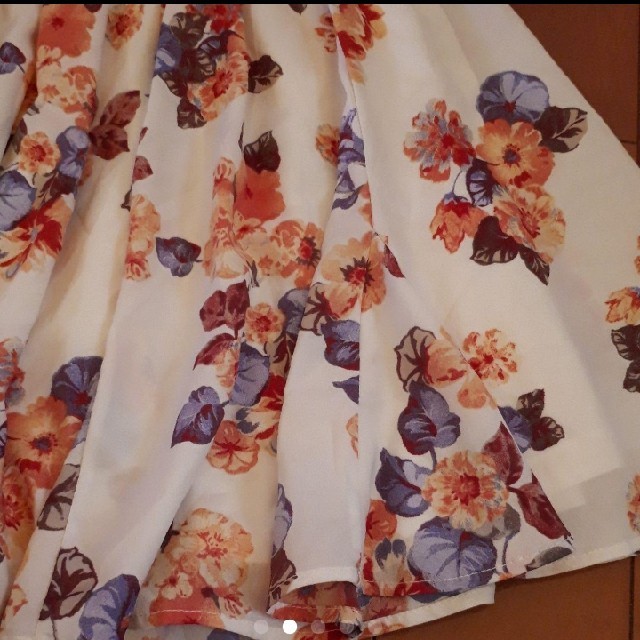MERCURYDUO(マーキュリーデュオ)のMercuryBijou　花柄　スカート レディースのスカート(ミニスカート)の商品写真