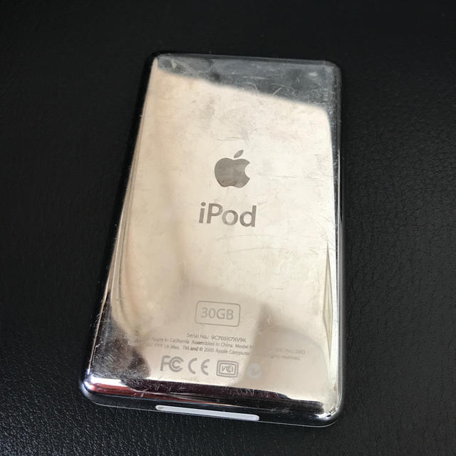 Apple(アップル)のiPod 30GB スマホ/家電/カメラのオーディオ機器(ポータブルプレーヤー)の商品写真