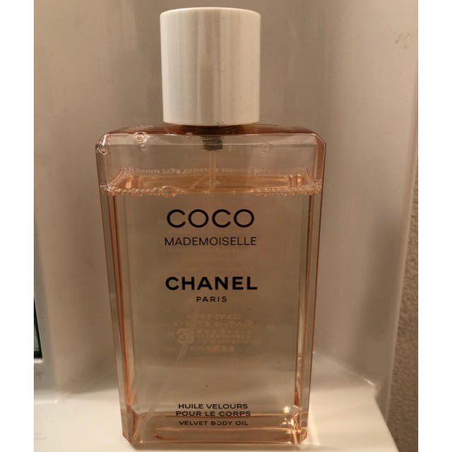 CHANEL(シャネル)のCHANEL ココマドモアゼル　ヴェルヴェット　ボディオイル コスメ/美容のボディケア(ボディオイル)の商品写真