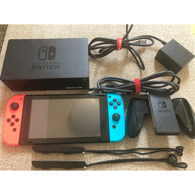 Nintendo Switch(ニンテンドースイッチ)のスイッチ⭐︎本体⭐︎ エンタメ/ホビーのゲームソフト/ゲーム機本体(家庭用ゲーム機本体)の商品写真