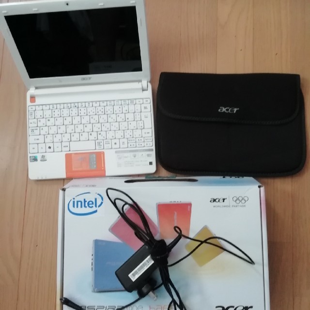 Acer Aspire One Happy N55DQuu N550ノートPC - デスクトップ型PC