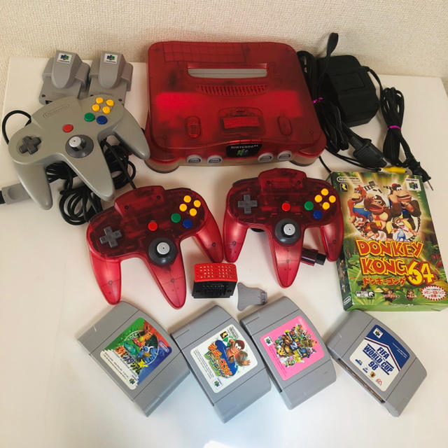 NINTENDO 64(ニンテンドウ64)の任天堂64 本体 レッド セット 拡張パック コンプリート エンタメ/ホビーのゲームソフト/ゲーム機本体(家庭用ゲーム機本体)の商品写真