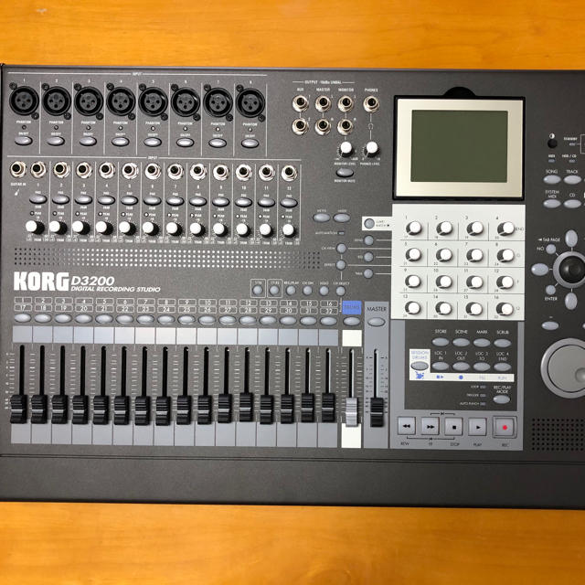 【ほぼ新品】KORG コルグ D3200 専用ケース付き 【MTR】