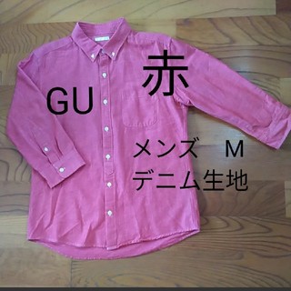 ジーユー(GU)の赤　GU　デニム生地シャツ　七分袖　M(シャツ)