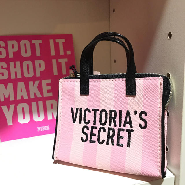 Victoria's Secret(ヴィクトリアズシークレット)のビクトリアシークレット 小物入れ キーホルダー コインケース チャーム レディースのファッション小物(キーホルダー)の商品写真