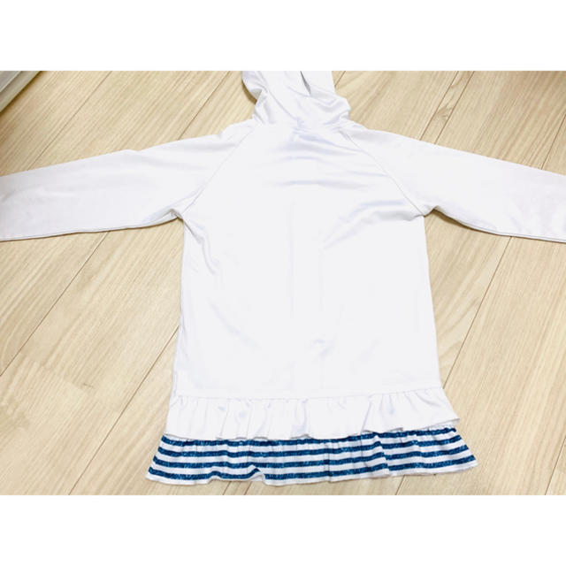 ラッシュガード　女の子　キッズ　130 キッズ/ベビー/マタニティのキッズ服女の子用(90cm~)(水着)の商品写真