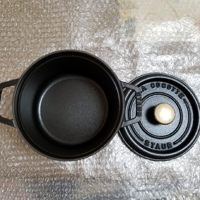 STAUB - ストウブ staub ラウンドココット 鍋 16cm 旧型の通販 by nanan's shop｜ストウブならラクマ