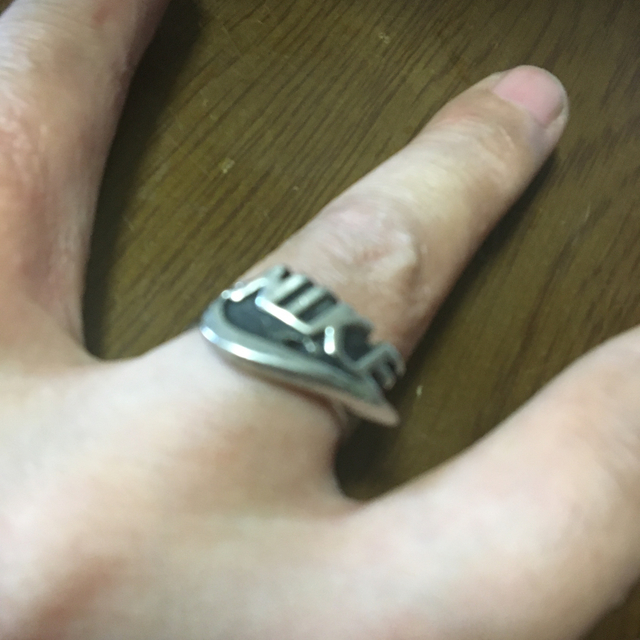 NIKE(ナイキ)のナイキ　ロゴリング　フリーサイズ メンズのアクセサリー(リング(指輪))の商品写真