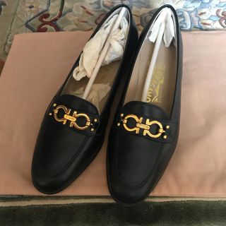 フェラガモ(Ferragamo)のフェラガモ ローヒール(ローファー/革靴)