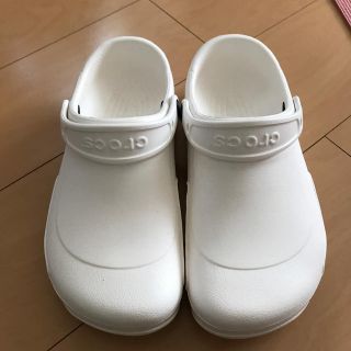 クロックス(crocs)のbee様 crocs 白色 (サンダル)