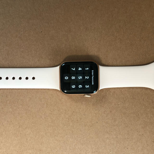 Apple Watch(アップルウォッチ)のapple watch series5 GPS［値段交渉受け付けます！］ スマホ/家電/カメラのスマホアクセサリー(その他)の商品写真