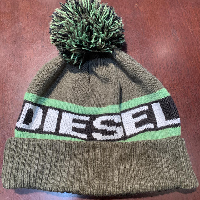 DIESEL(ディーゼル)のDiesel ディーゼル　ビーニー メンズの帽子(ニット帽/ビーニー)の商品写真