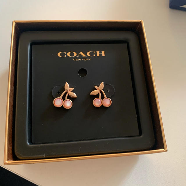 COACH(コーチ)のピアス ハンドメイドのアクセサリー(ピアス)の商品写真