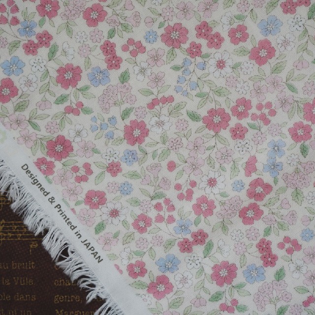 日本製ダブルガーゼ  ボタニカル花柄  50cm×50cm ハンドメイドの素材/材料(生地/糸)の商品写真