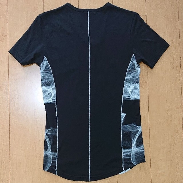 SHELLAC(シェラック)の未使用品 SHELLAC ボーンT JULIUS LGB KMRii 5351 メンズのトップス(Tシャツ/カットソー(半袖/袖なし))の商品写真
