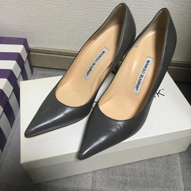 MANOLO BLAHNIK(マノロブラニク)のマノロブラニク　グレーパンプス レディースの靴/シューズ(ハイヒール/パンプス)の商品写真