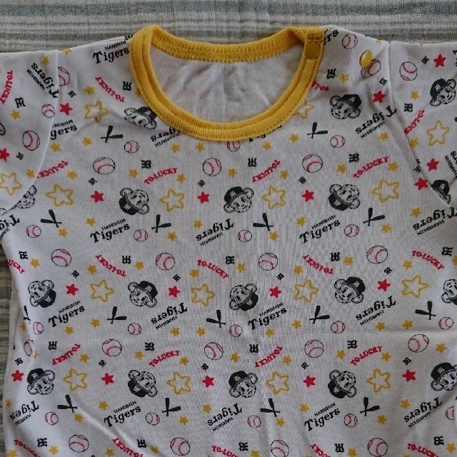 タイガース ロンパース 80 キッズ/ベビー/マタニティのベビー服(~85cm)(ロンパース)の商品写真