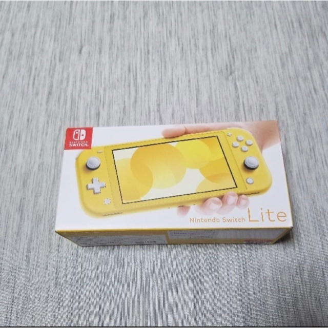 Nintendo Switch(ニンテンドースイッチ)の【新品未開封】Nintendo Switch Lite イエロー エンタメ/ホビーのゲームソフト/ゲーム機本体(家庭用ゲーム機本体)の商品写真