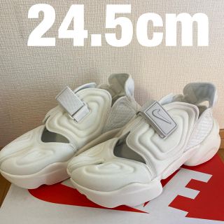 ナイキ(NIKE)のアクアリフト ホワイト 24.5cm(サンダル)