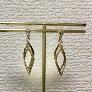 ピアス　ゴールド(ピアス)