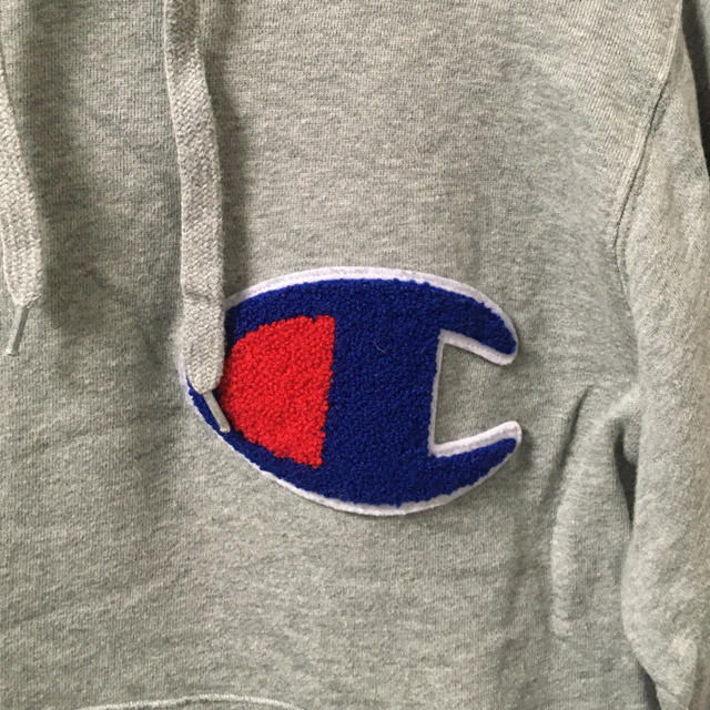 Champion(チャンピオン)のchampion スウェット　Sサイズ　フード　グレー　古着　レディース レディースのトップス(トレーナー/スウェット)の商品写真