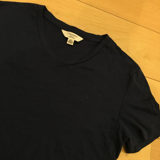 Calvin Klein(カルバンクライン)のカルバンクライン  Vネック　Ｔシャツ メンズのトップス(Tシャツ/カットソー(半袖/袖なし))の商品写真