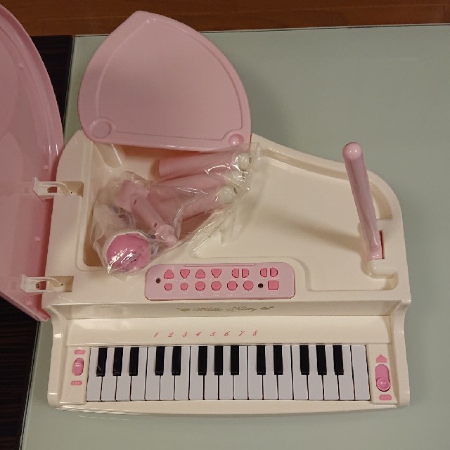 ハローキティ ピアノ型CD ラジオ キティ サンリオ 【ポイント10倍