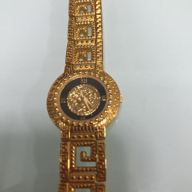 【2022最新作】 Gianni Versace - GIANNIVERSACE *ベルサーチ腕時計♡お値下します♡ 腕時計 【2022最新作】 Gianni Versace - GIANNIVERSACE *ベルサーチ腕時計♡お値下します♡ 腕時計