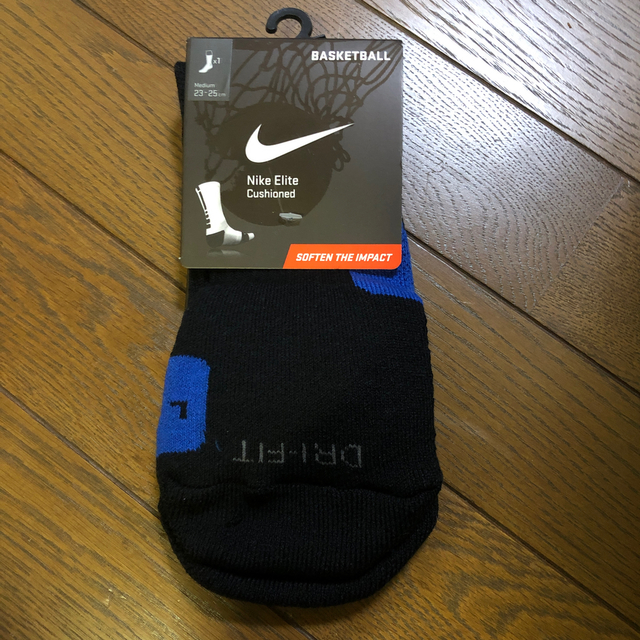 NIKE(ナイキ)のNIKEバスケソックス23-25新品 スポーツ/アウトドアのスポーツ/アウトドア その他(バスケットボール)の商品写真