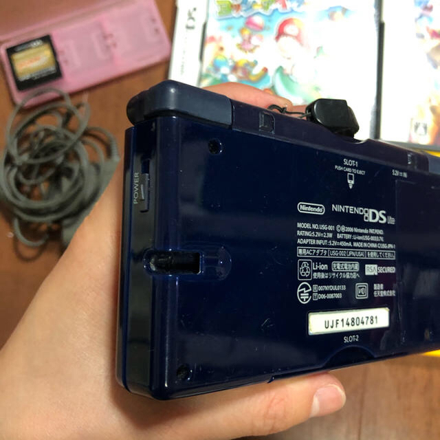 ニンテンドーDS(ニンテンドーDS)の任天堂DSライトとソフト エンタメ/ホビーのゲームソフト/ゲーム機本体(携帯用ゲーム機本体)の商品写真