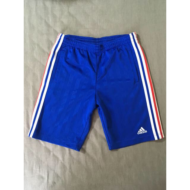 adidas(アディダス)の【みっちゃん様専用】adidas ハーフパンツ スポーツ/アウトドアのサッカー/フットサル(ウェア)の商品写真