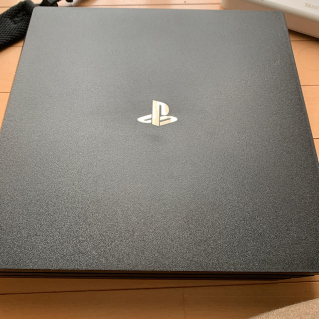 ほぼ未使用　最新版　ps4 pro 1TB 本体　ブラック