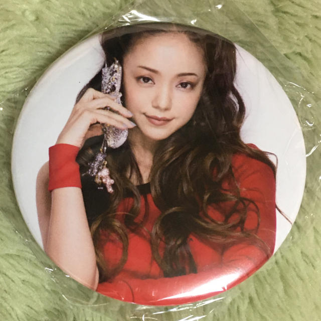 NTTdocomo(エヌティティドコモ)の安室奈美恵 docomo ガチャ 缶マグネット 7番 エンタメ/ホビーのタレントグッズ(ミュージシャン)の商品写真