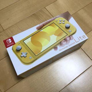 ニンテンドースイッチ(Nintendo Switch)のNintendo Switch lite スイッチライト イエロー 新品未使用(家庭用ゲーム機本体)