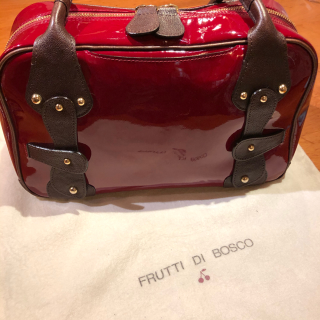 Furla(フルラ)のFRUTTI DI BOSCO  エナメルボストンバック レディースのバッグ(ボストンバッグ)の商品写真