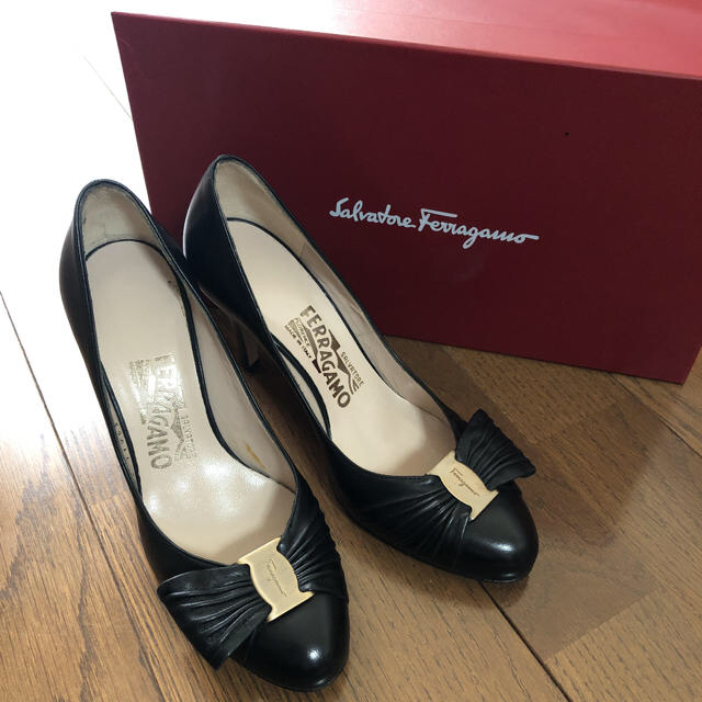 Salvatore Ferragamo(サルヴァトーレフェラガモ)の新品☆フェラガモのパンプス レディースの靴/シューズ(ハイヒール/パンプス)の商品写真