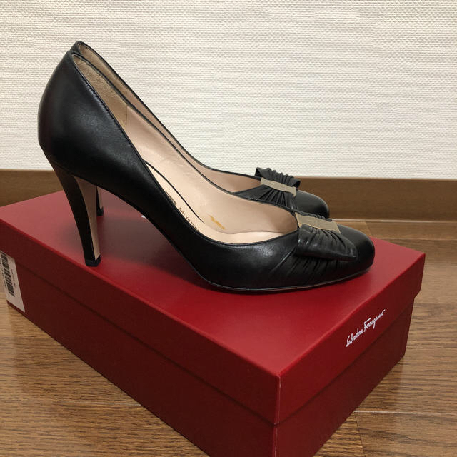 Salvatore Ferragamo(サルヴァトーレフェラガモ)の新品☆フェラガモのパンプス レディースの靴/シューズ(ハイヒール/パンプス)の商品写真